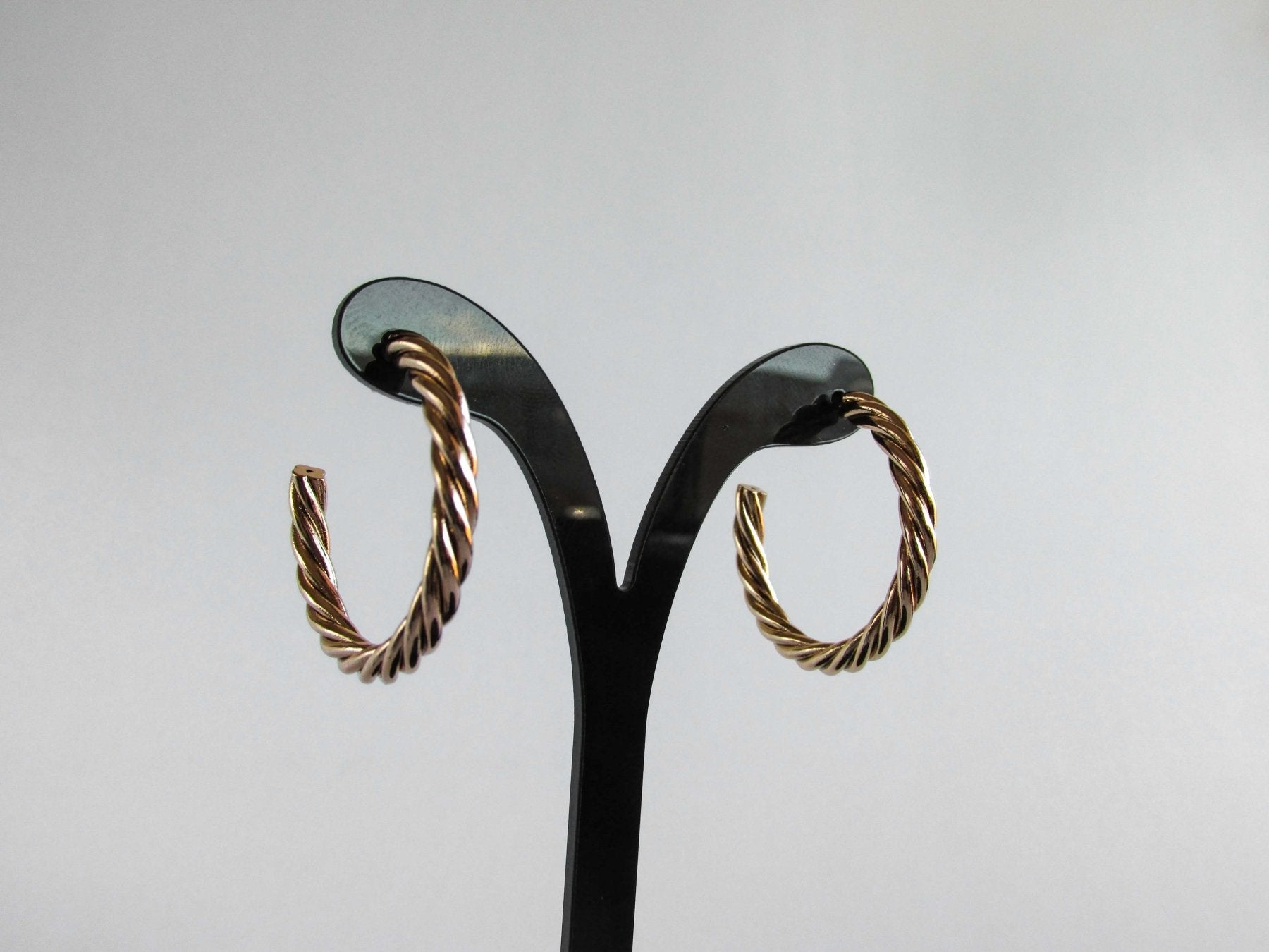 Aros - Argolla Delgada Torcida - JOYAS CARATI