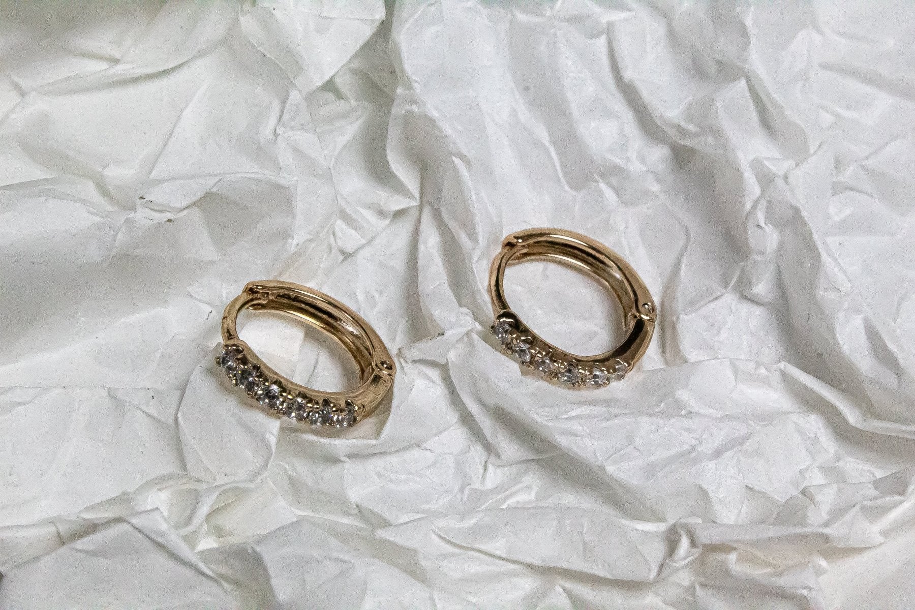 Aros - Argolla Pequeña Zirconia - JOYAS CARATI