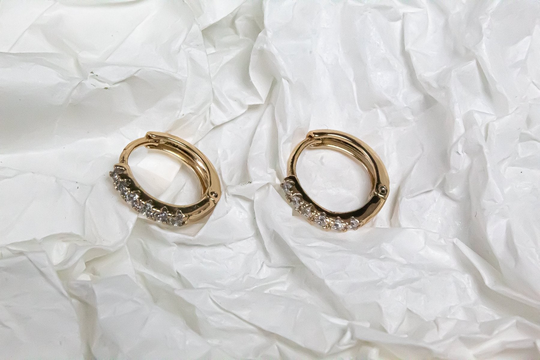 Aros - Argolla Pequeña Zirconia - JOYAS CARATI