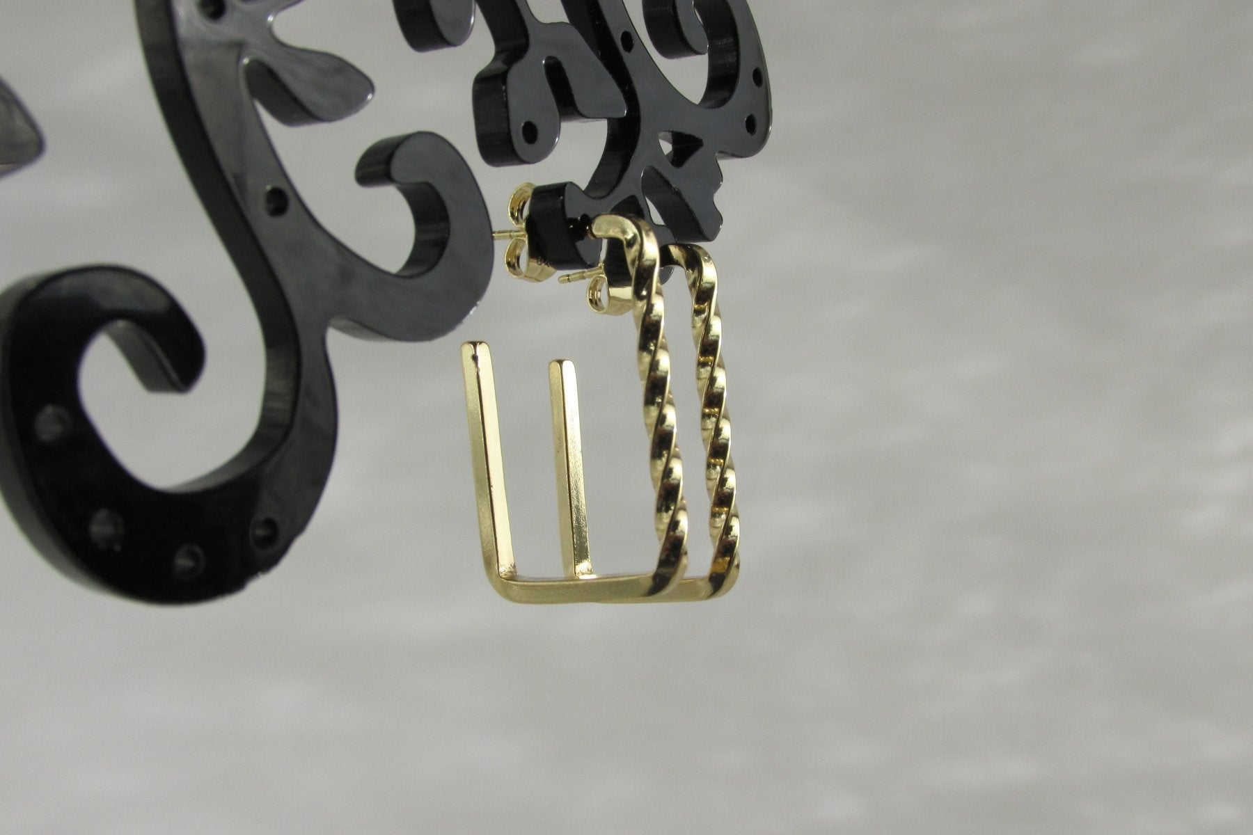 Aros - Argolla Rectangular Twisted - JOYAS CARATI