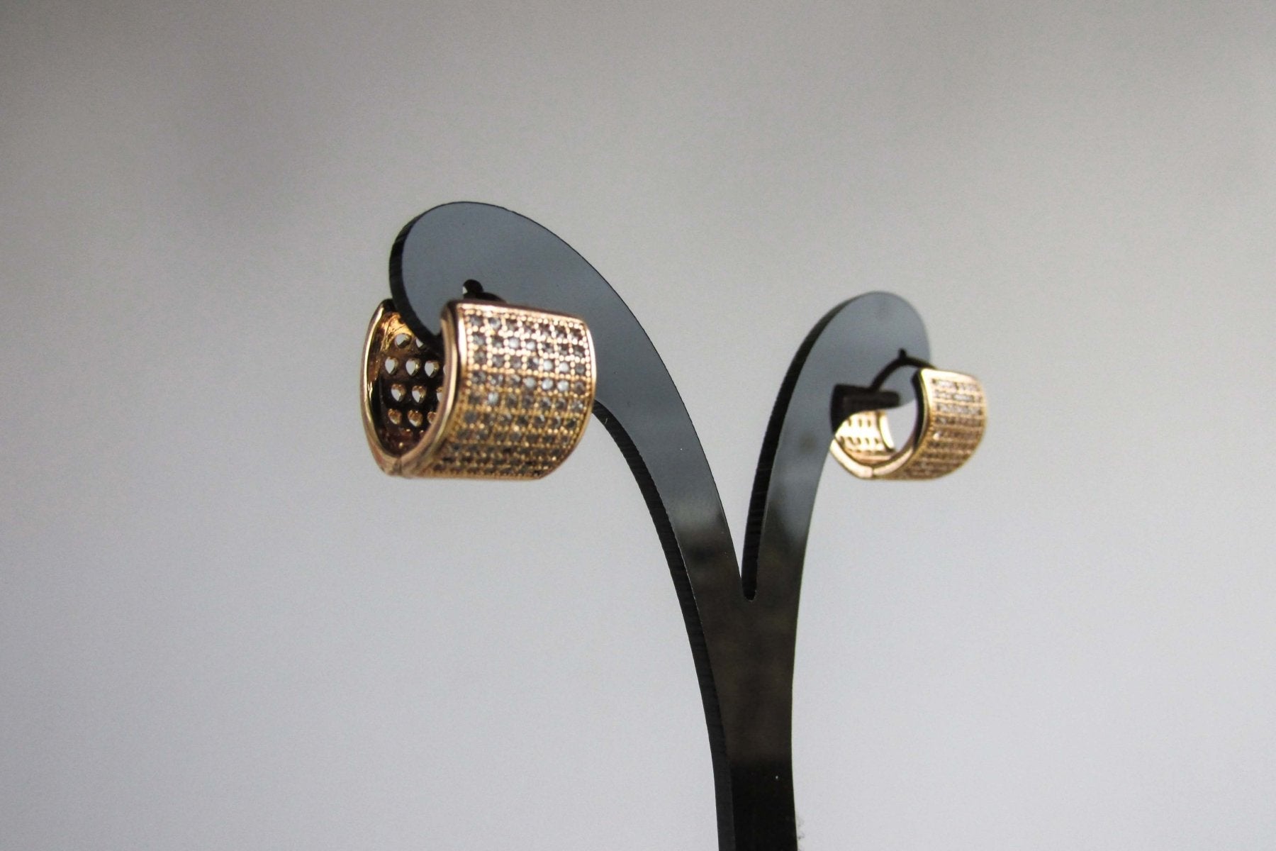 Aros - Aro Huggies Dorado - JOYAS CARATI