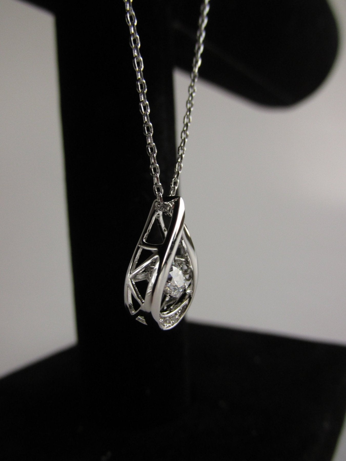 Colgante Plateado Gota - JOYAS CARATIColganteB30074