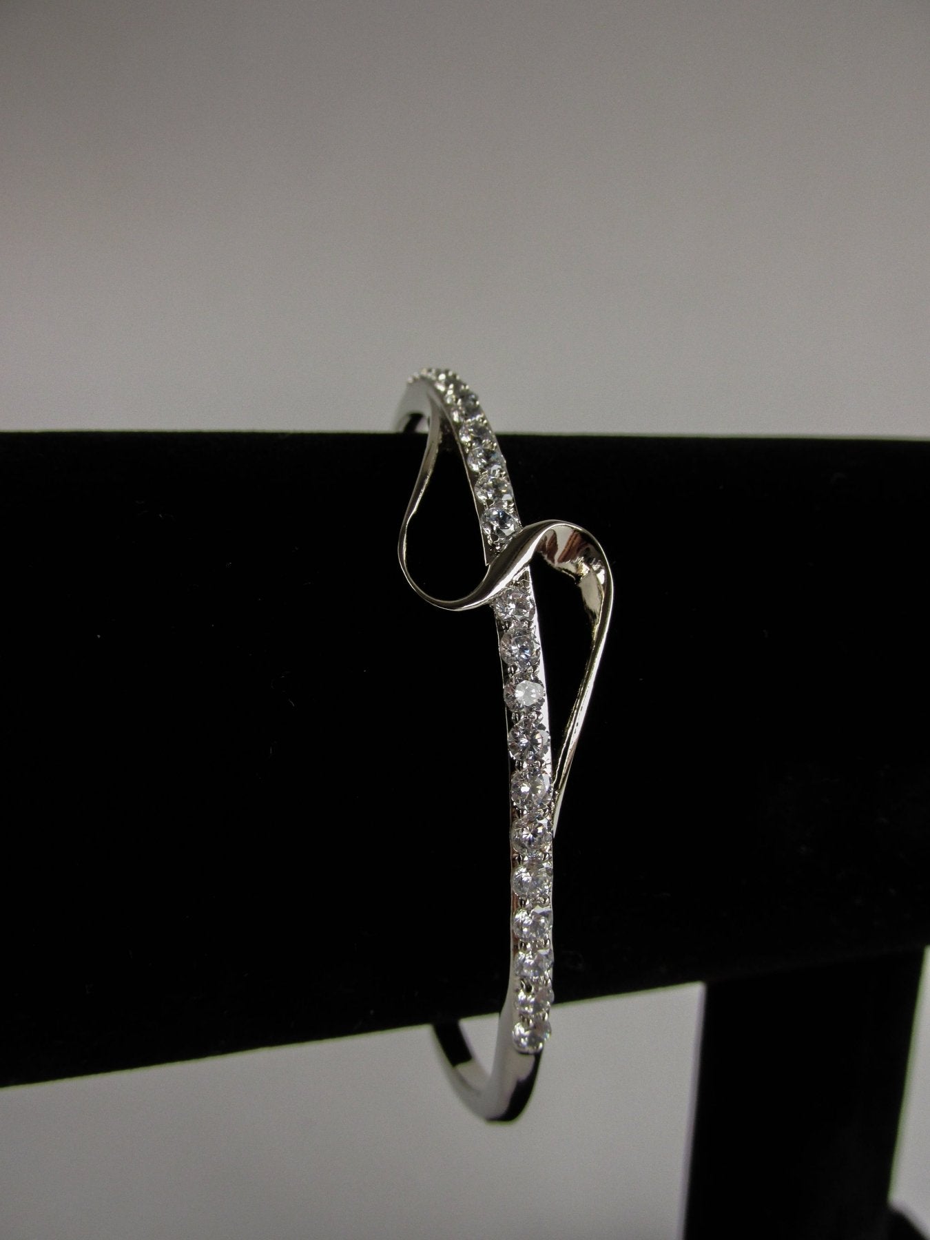 Pulsera Plateada Onda - JOYAS CARATIPulseraA8816848