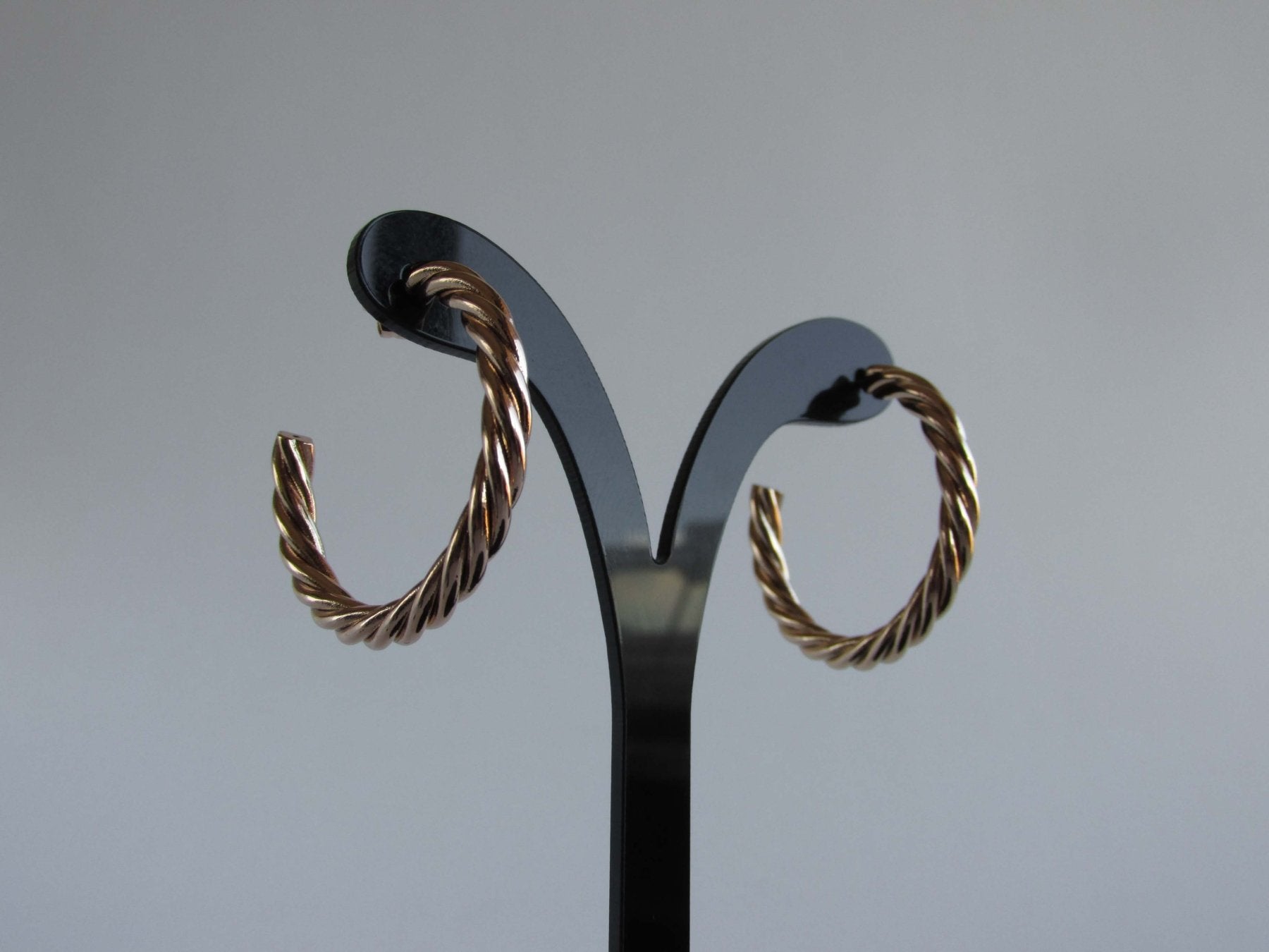 Aros - Argolla Delgada Torcida - JOYAS CARATI