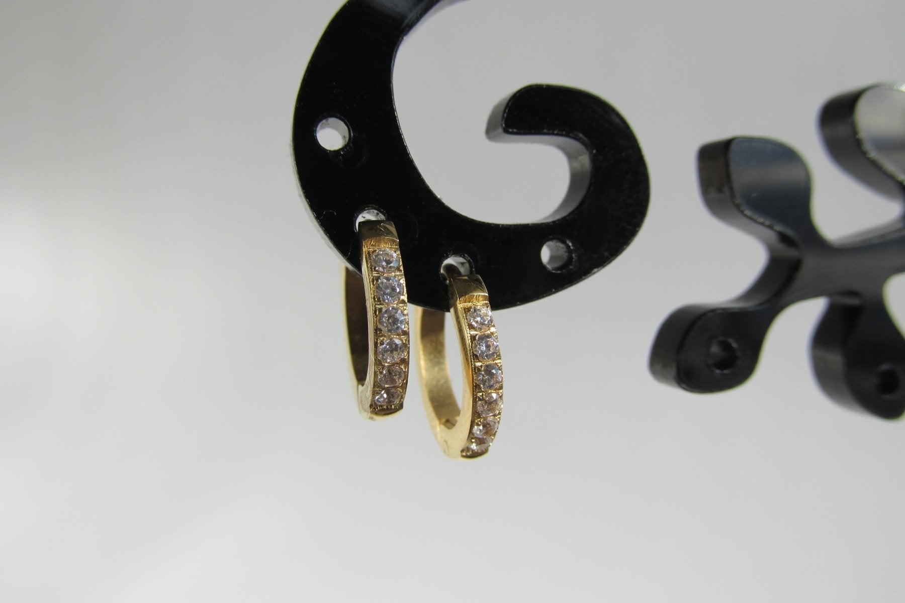 Aros - Argolla Pequeña Clicker Zirconia - JOYAS CARATI