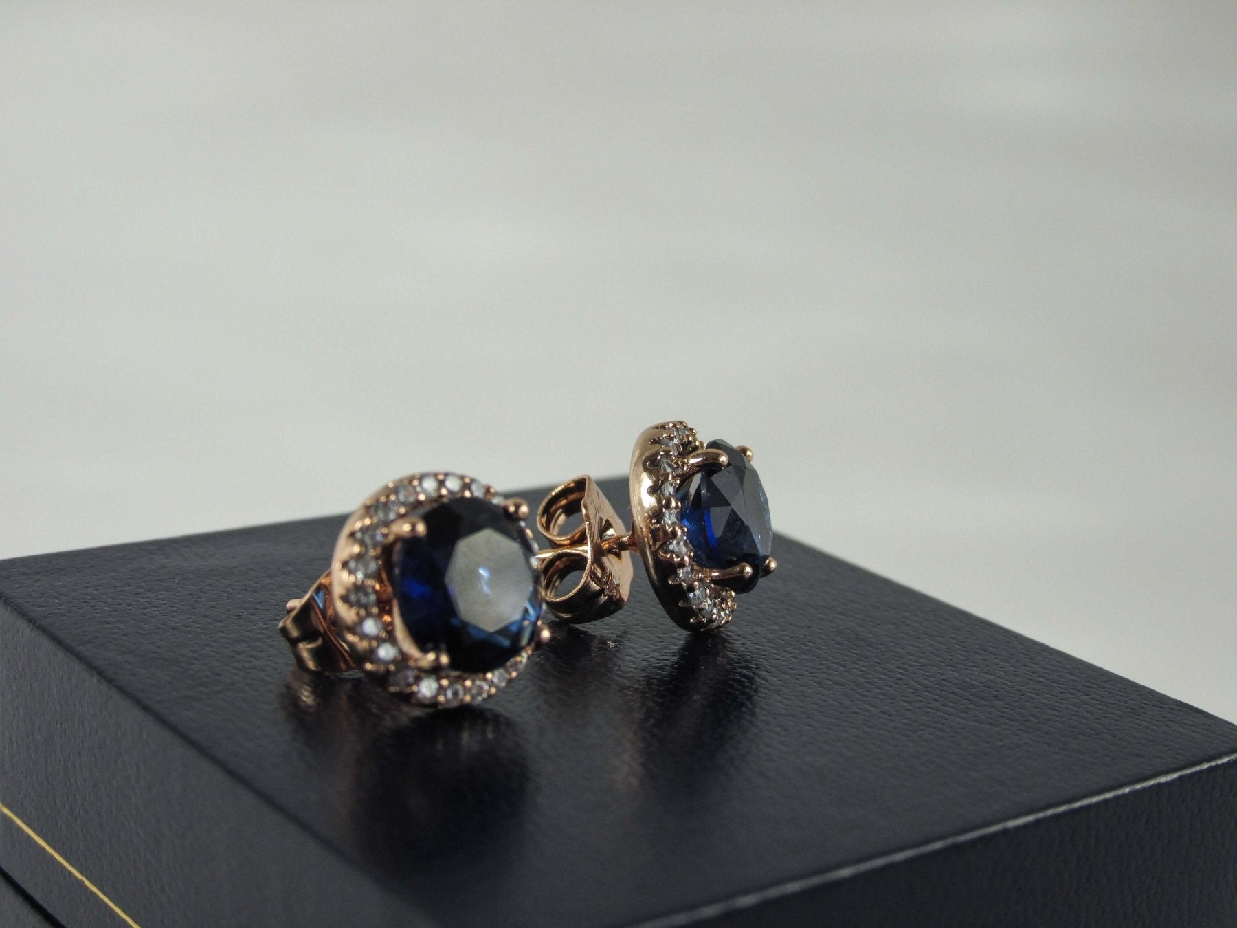 Aros - Aro Punto de Luz Azul - JOYAS CARATI