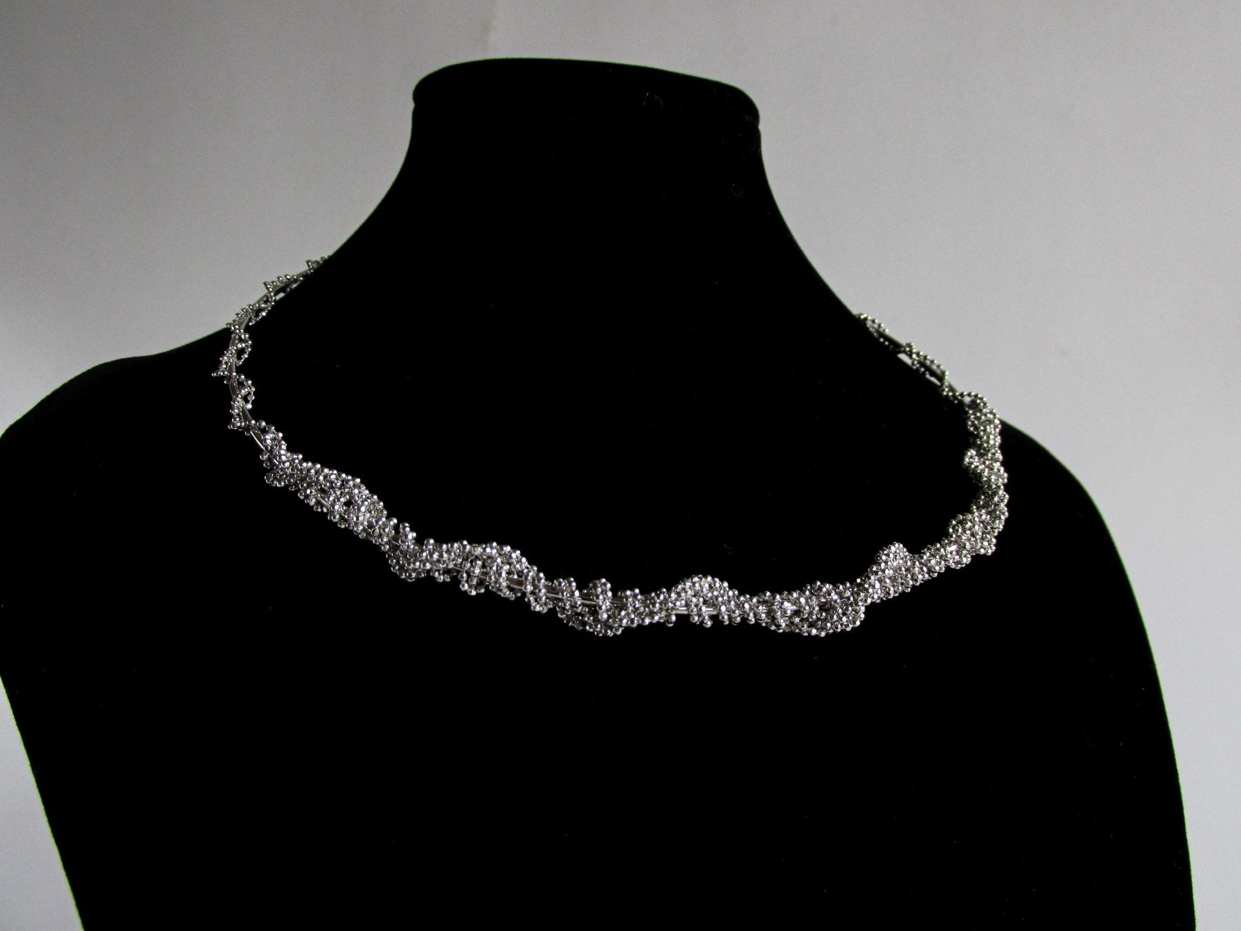 Collar Rígido Bolitas - JOYAS CARATIColganteBX010583